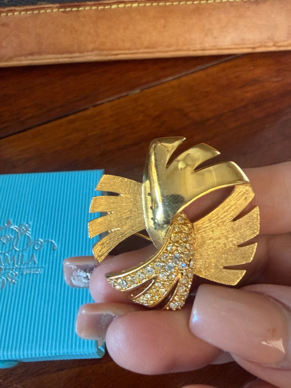 Givenchy 1970 Gold Crystal Leaf Statement Brooch Women Jewelry - Picture 3 of 3